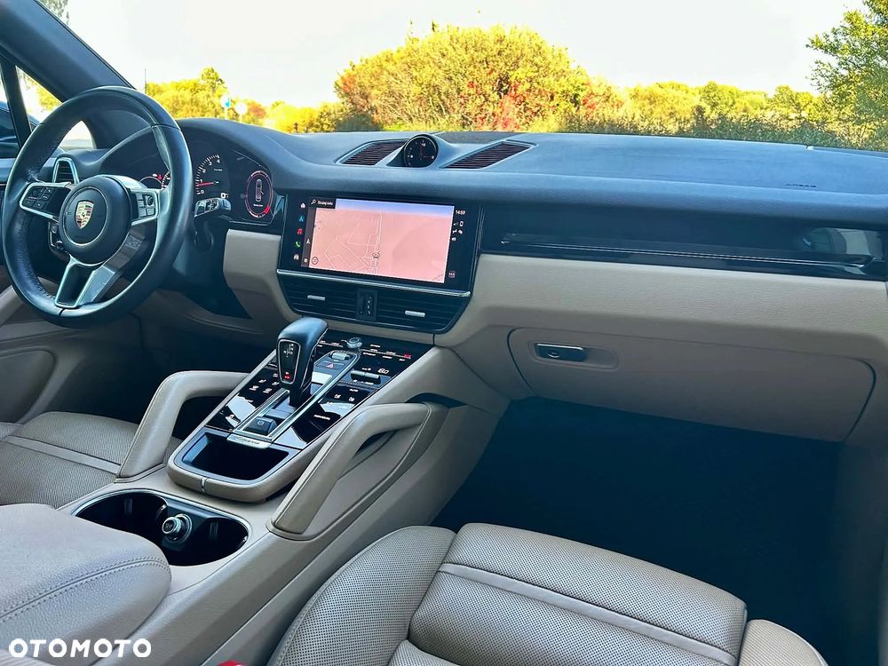 Porsche Cayenne - 27