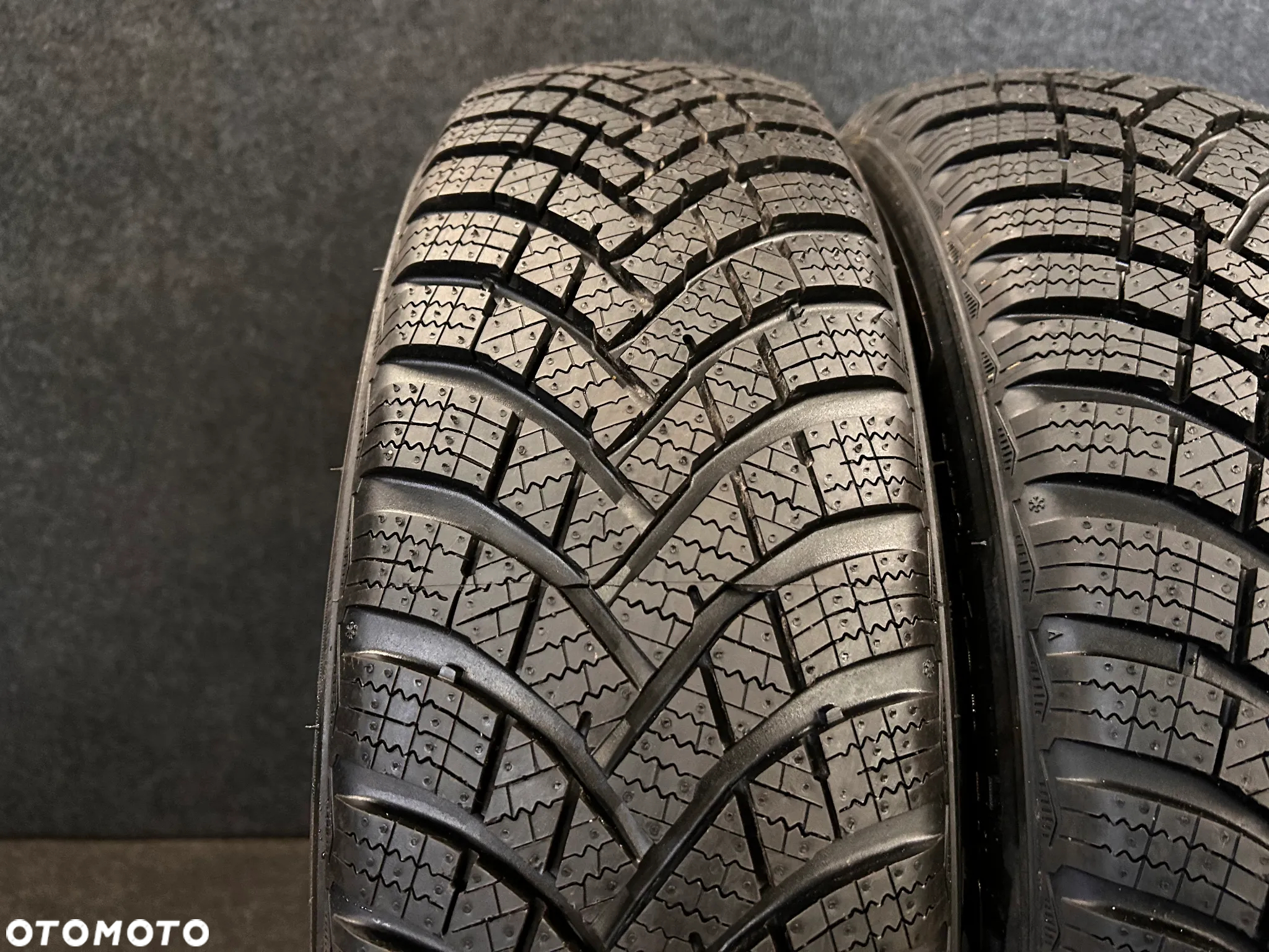 Opony zimowe Hankook Winter Icept RS3 165/65/15 81T 2szt. Nowe! - 2