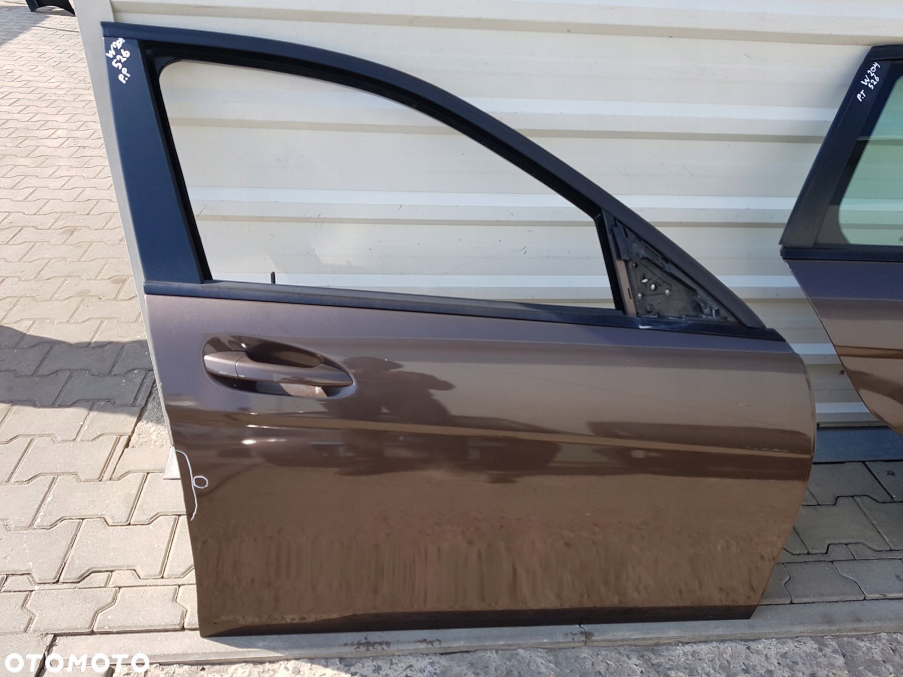 MERCEDES C KLASA W204 DRZWI PRAWE PRZÓD 526 - 1
