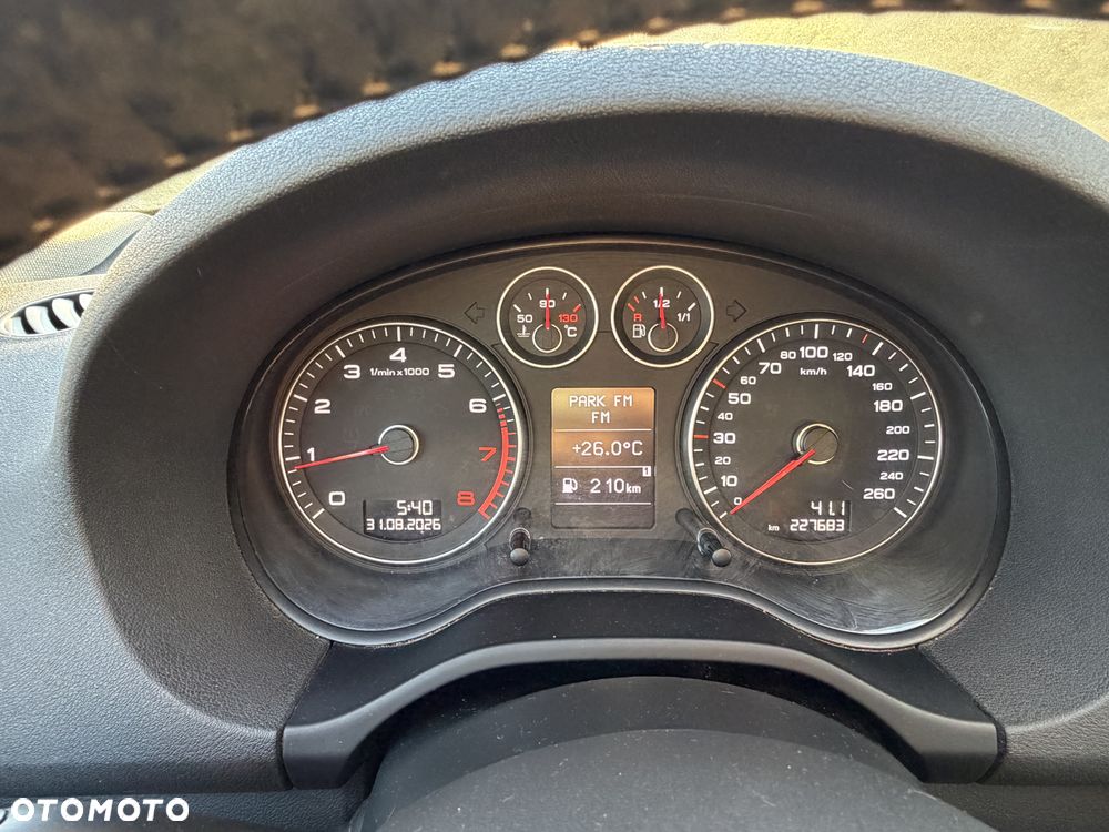 Audi A3 Sportback 1.8 TFSI Ambiente - 12