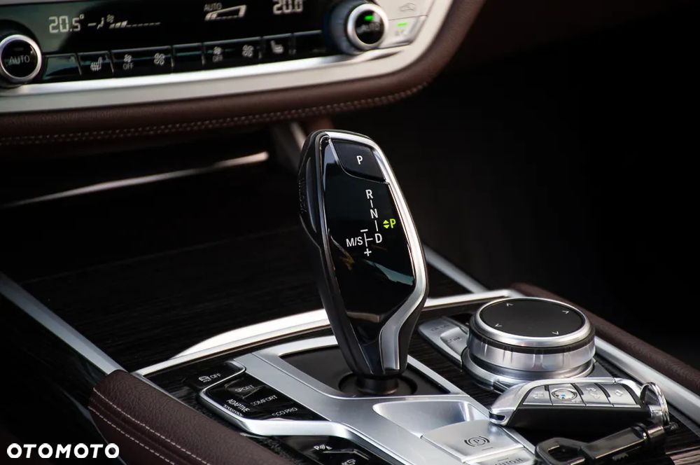 BMW Seria 7 730d xDrive sport - 30