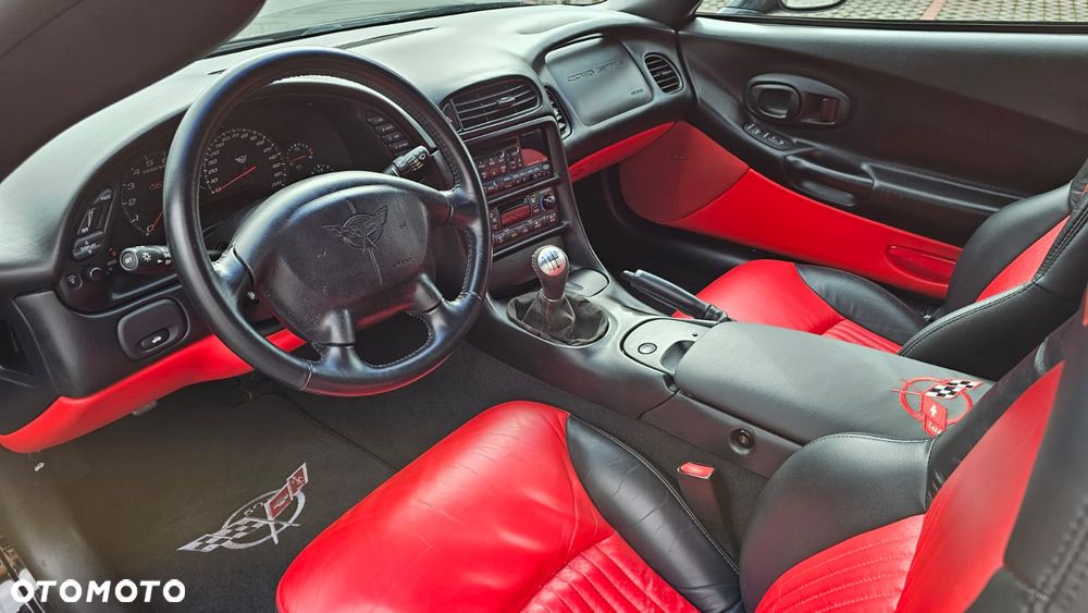 Chevrolet Corvette - 15