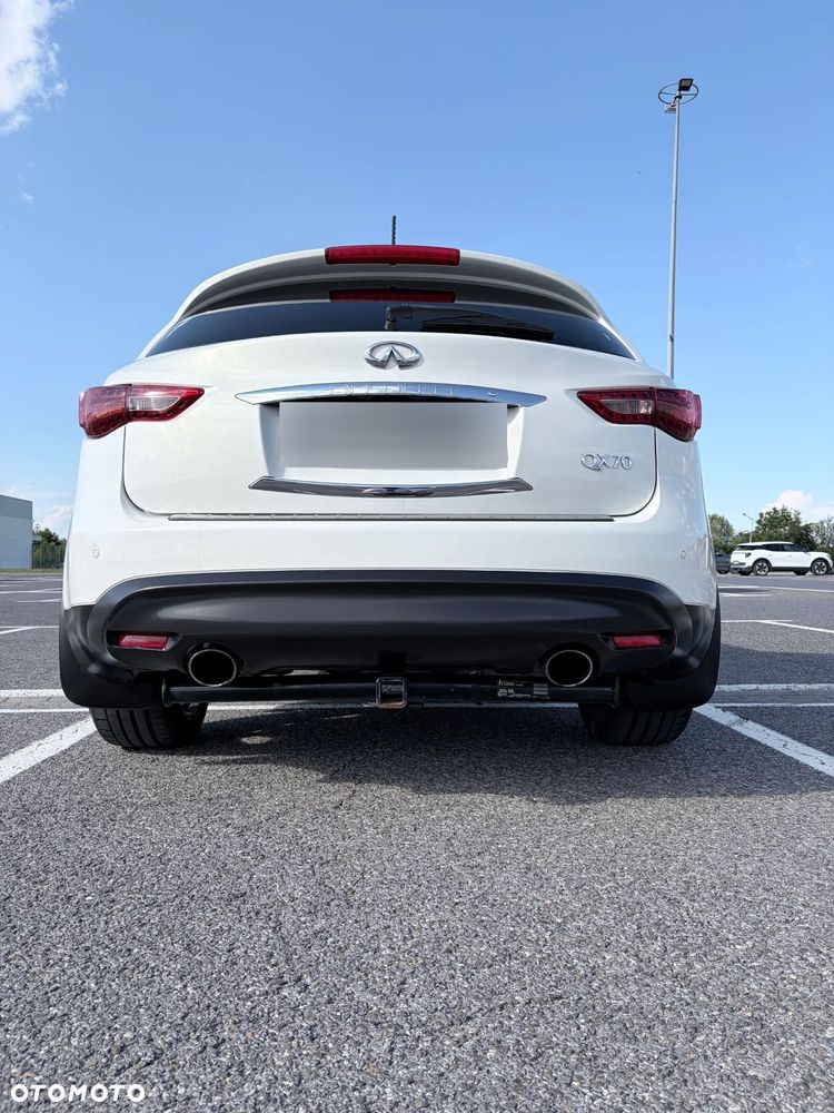 Infiniti QX70 - 5