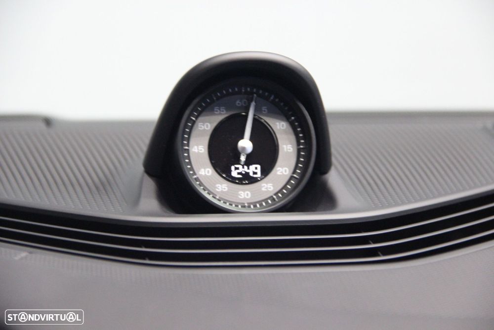 Porsche Taycan Sport Turismo - 28