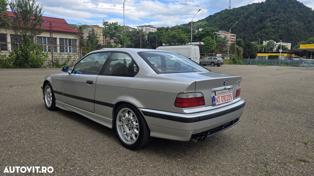BMW M3 Standard - 2