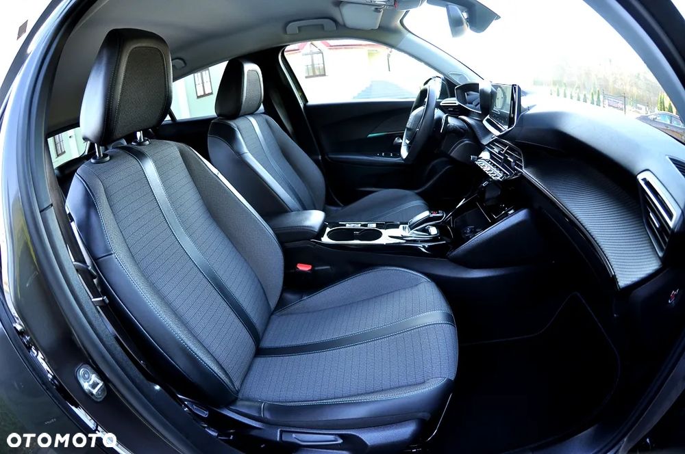 Peugeot 2008 BlueHDi 130 Allure S&S EAT8 - 23