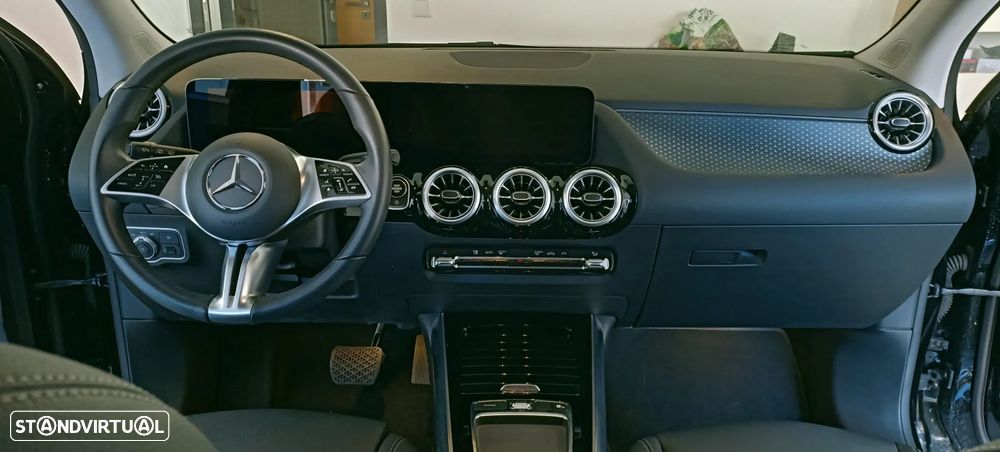 Mercedes-Benz GLA 180 d 8G-DCT Progressive Advanced - 25