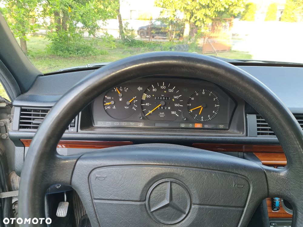 Mercedes-Benz W124 (1984-1993) - 29