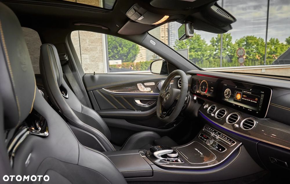 Mercedes-Benz Klasa E AMG 63 S 4Matic AMG Speedshift 9G-MCT Edition 1 - 14