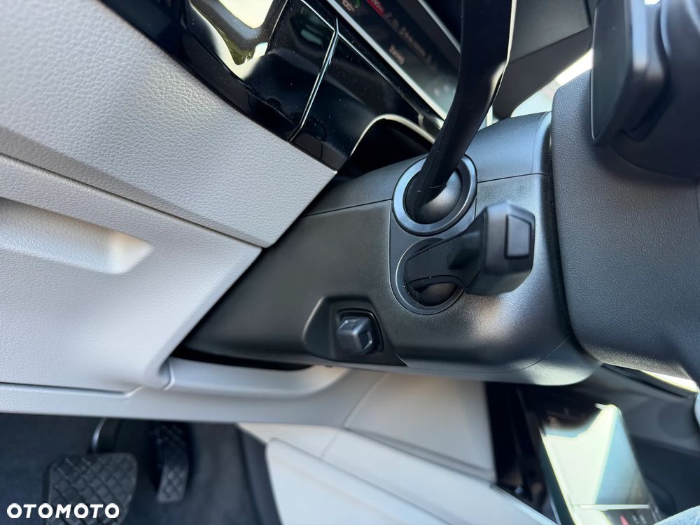 Audi Q8 Sportback e-tron - 23