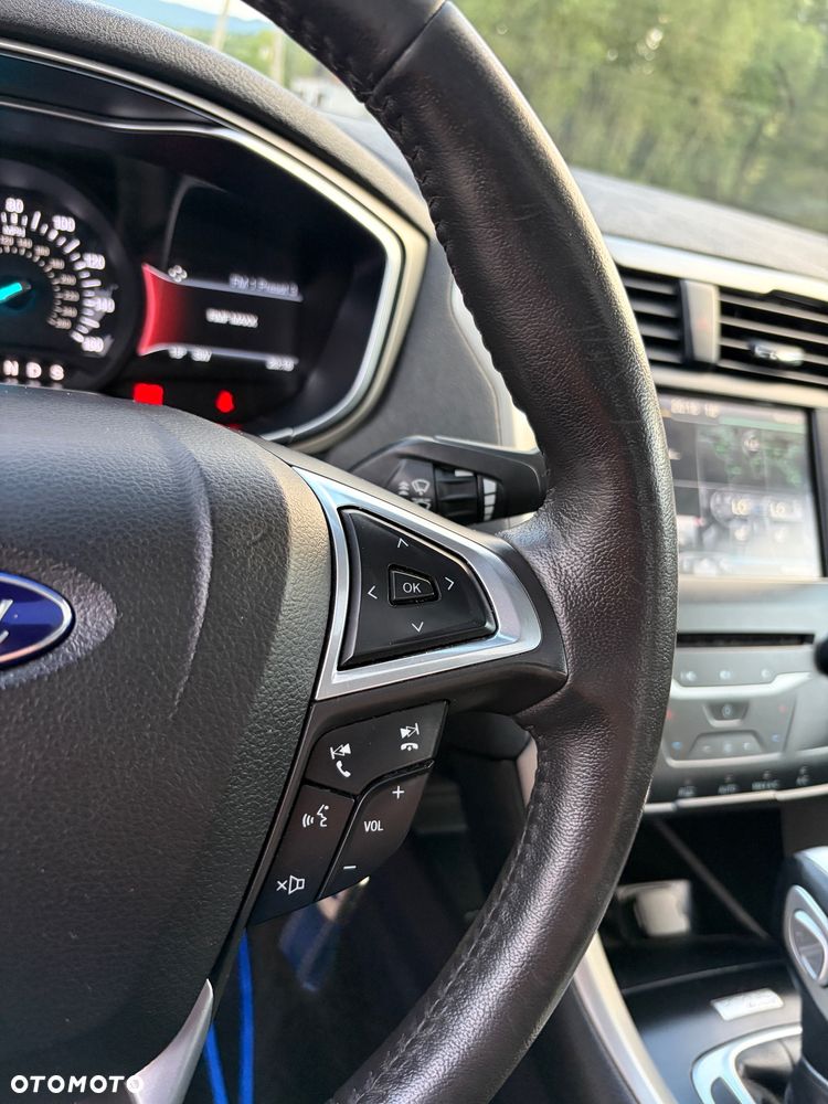Ford Fusion - 28