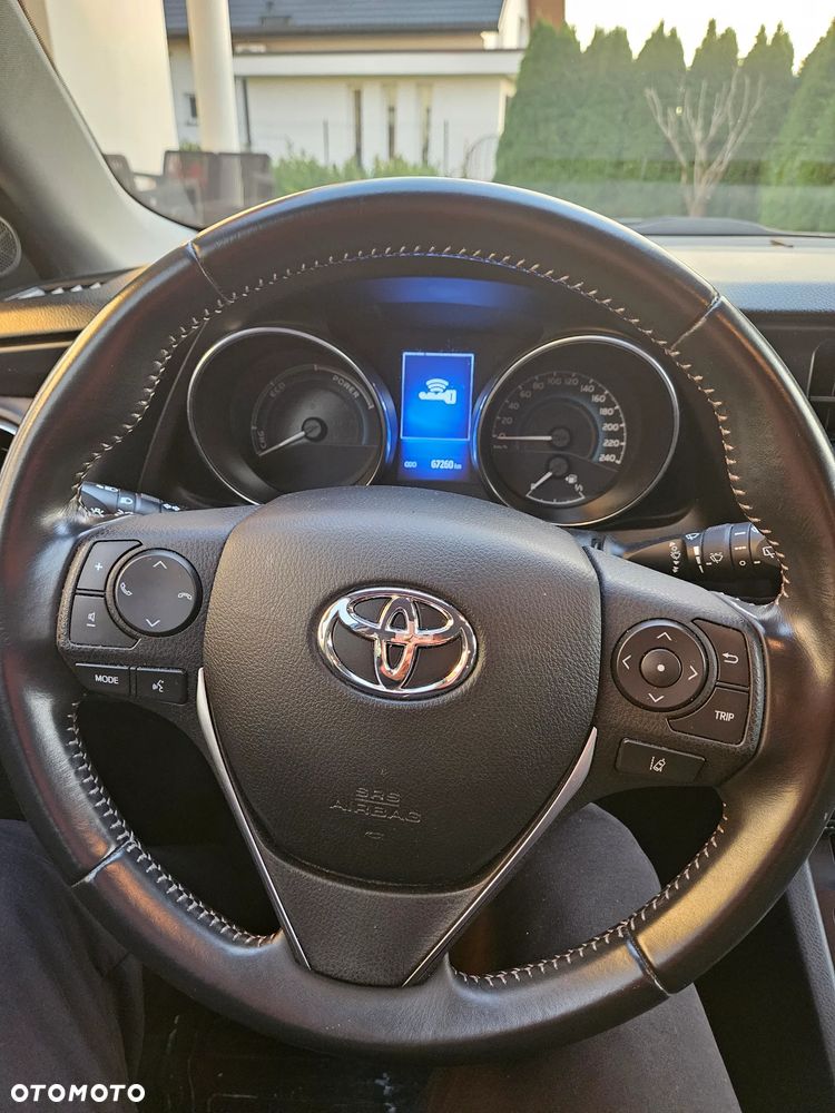 Toyota Auris 2018 photo 3