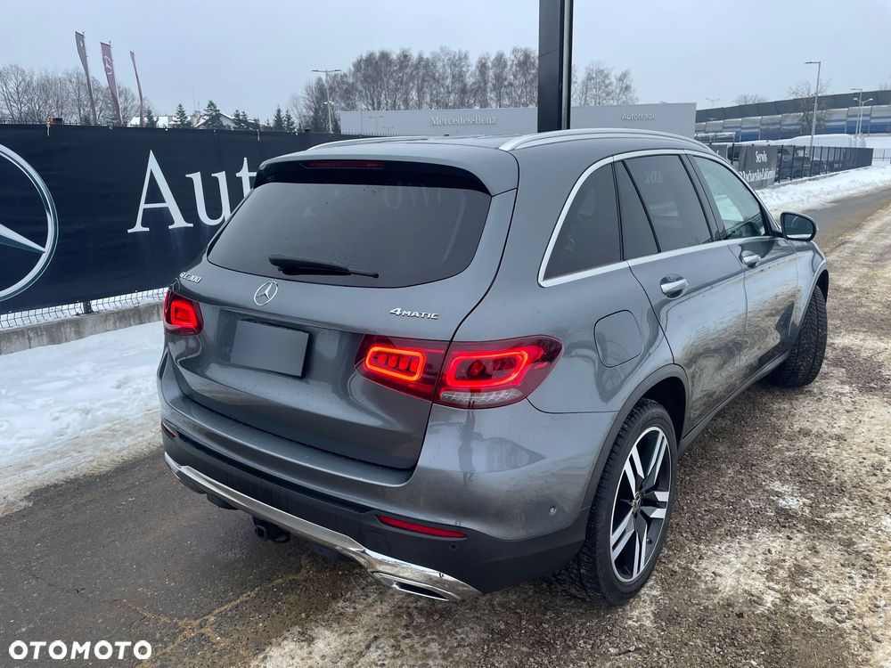 Mercedes-Benz GLC 300 4Matic 9G-TRONIC Exclusive - 5