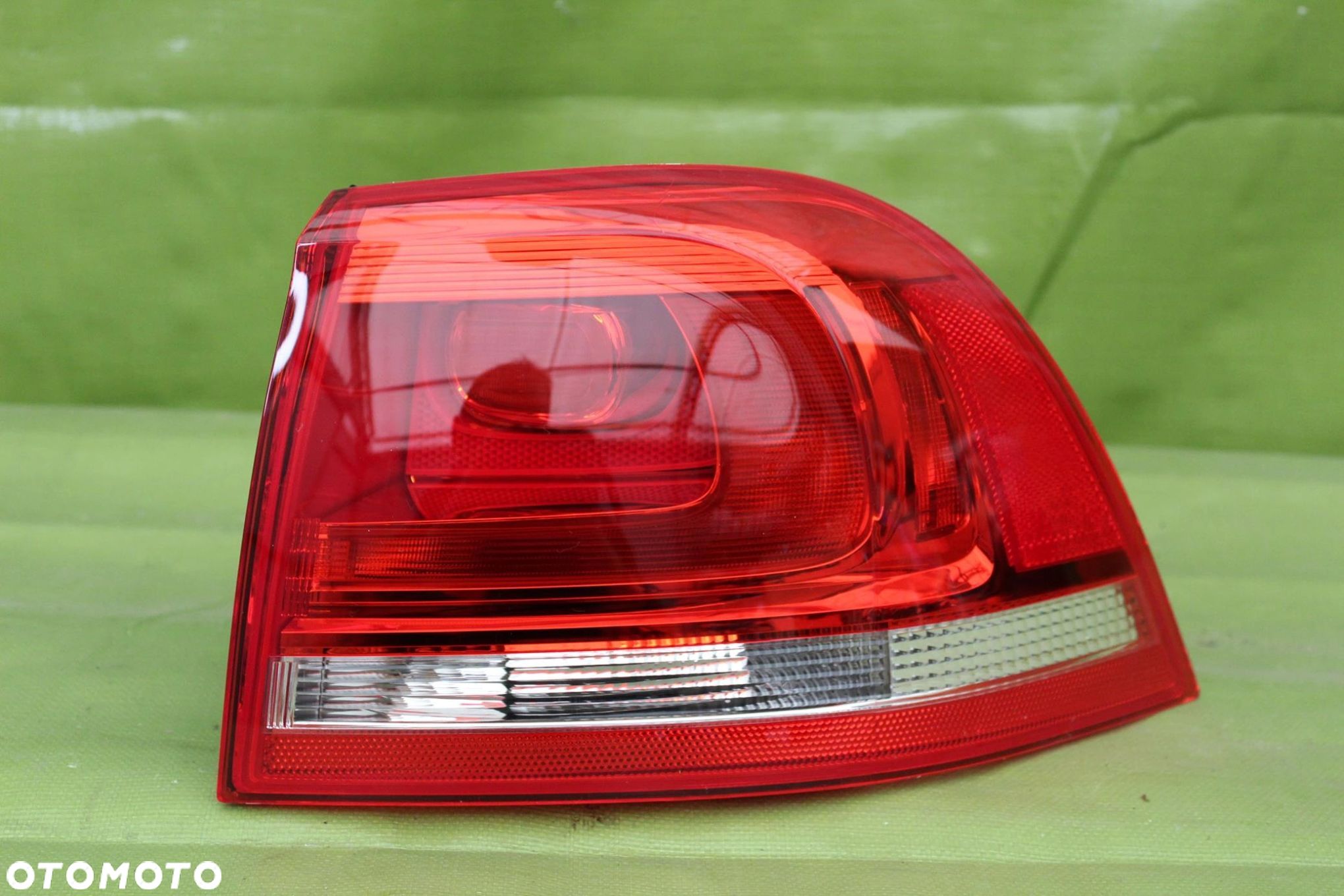 Lampa tył Prawa VW Touareg 2014-2018r 7P6.945.096E - 1