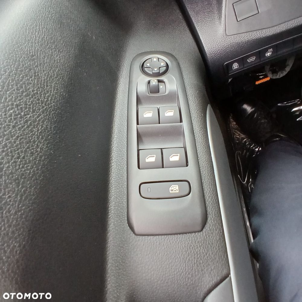 Opel Combo XL 1.5 BlueHDi S&S GS EAT8 - 12