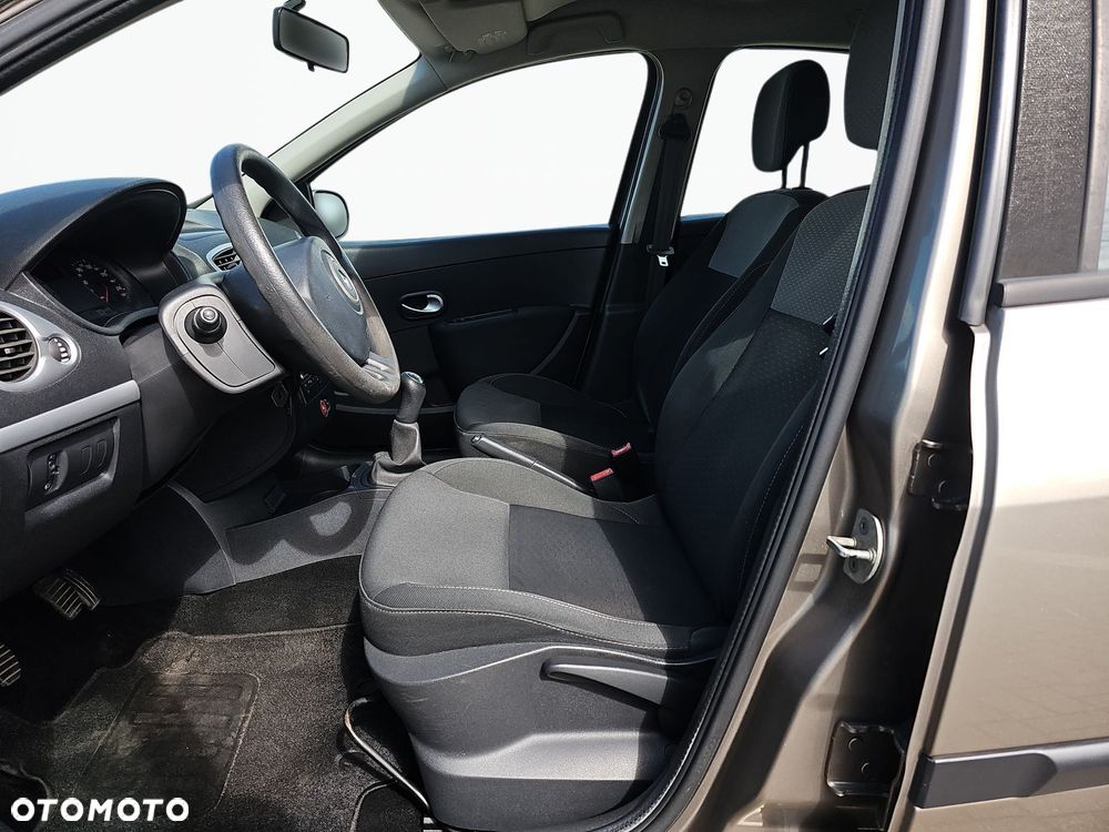 Renault Clio 1.2 16V Alize - 11