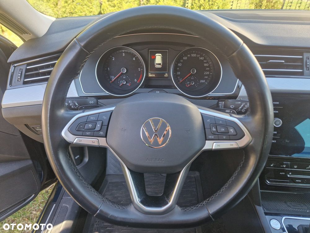 Volkswagen Passat 2.0 TDI SCR DSG Business - 19