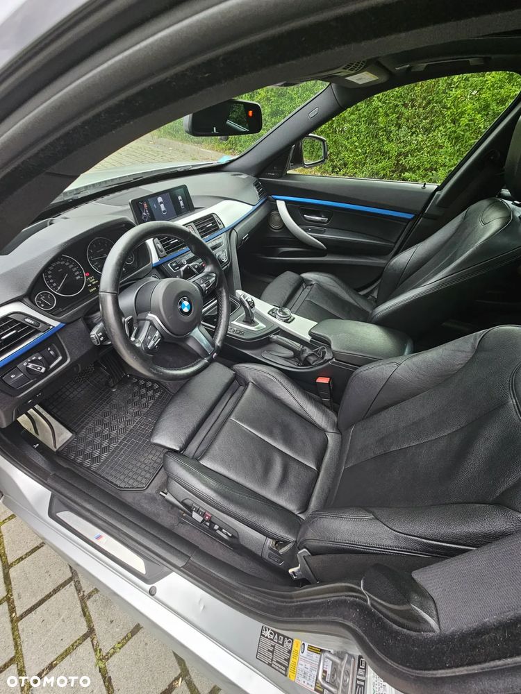 BMW 3GT 335i xDrive - 12