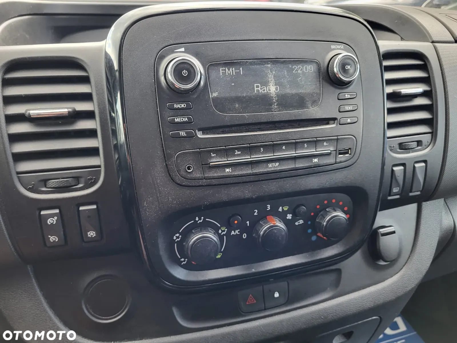 Opel VIVARO - 18