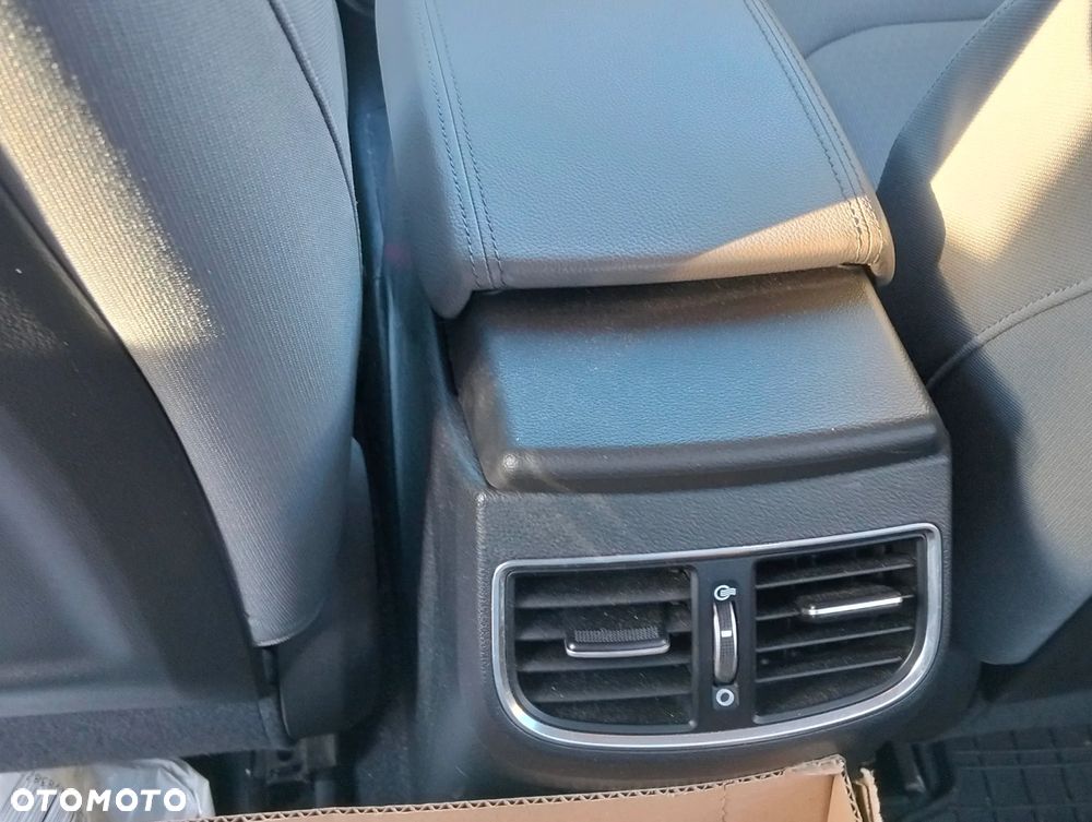 Hyundai Elantra 1.6 Comfort - 6