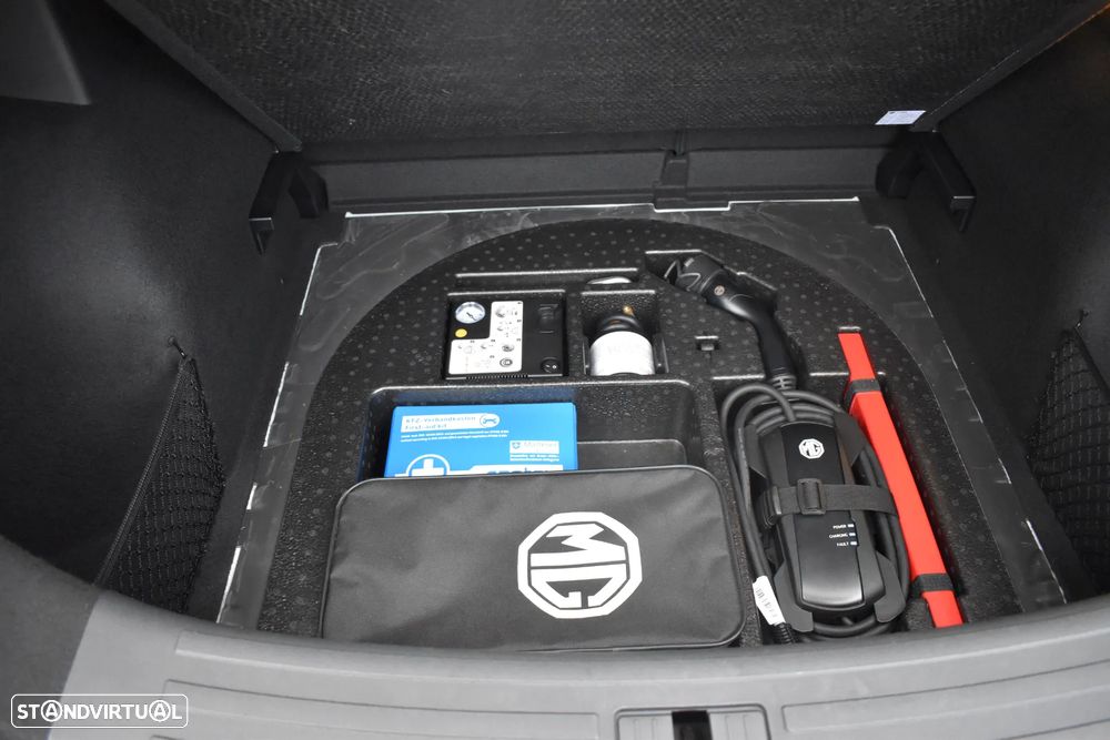 MG ZS EV 44.5 kWh Luxury - 18