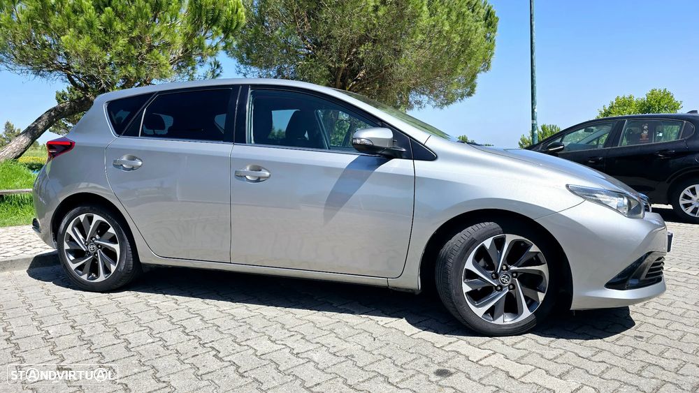 Toyota Auris 1.2T Comfort+Pack Techno +P.Sport - 25
