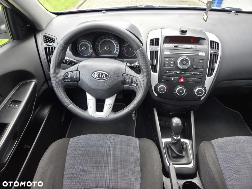 Kia Ceed 1.4 CVVT Attract - 14