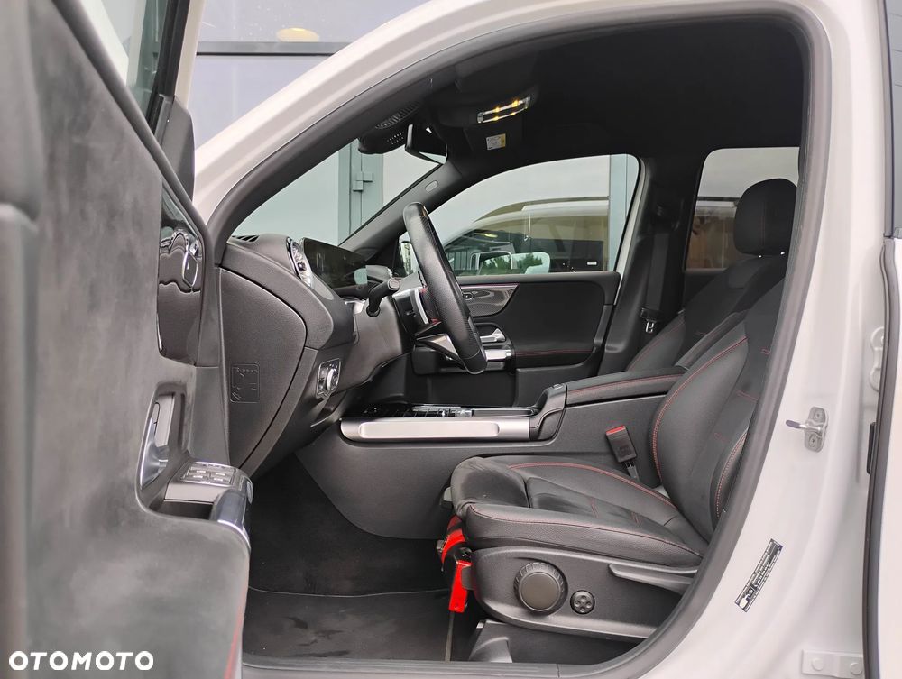 Mercedes-Benz GLB 200 mHEV AMG Line 7G-DCT - 10
