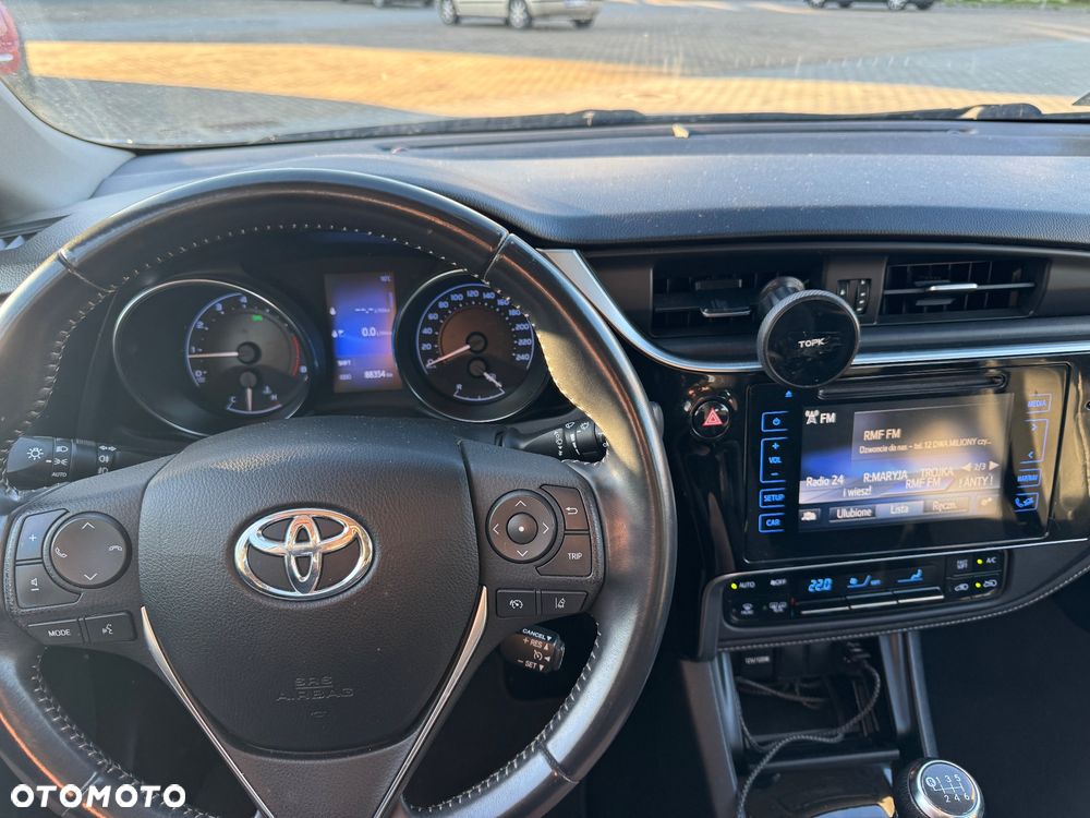 Toyota Auris 1.6 Premium - 10