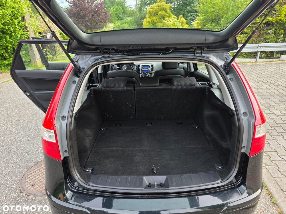 Hyundai i30 1.4 Base + World Cup - 12