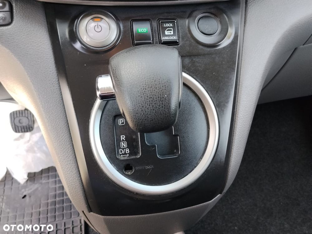 Nissan ENV 200 Maxi - 18
