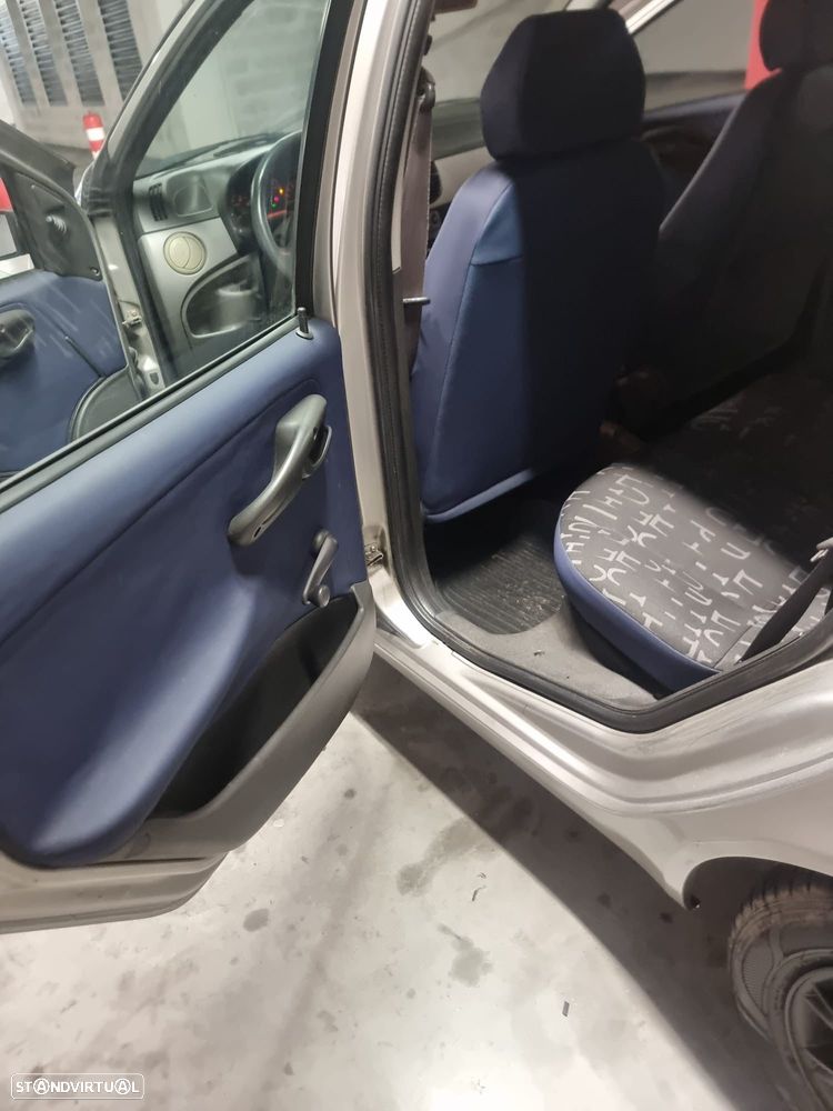 Fiat Punto 1.9 JTD 85 Emotion - 9