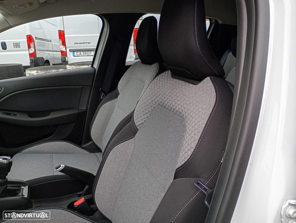 Renault Clio 1.5 Blue dCi Evolution - 13