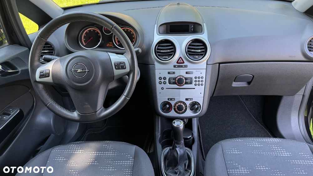 Opel Corsa 1.4 16V Satellite - 12