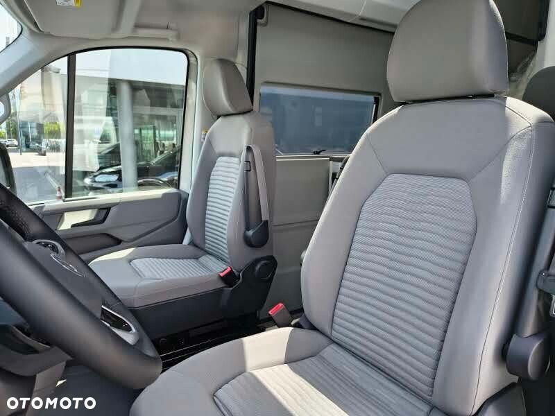 Volkswagen Crafter Grand California 600 silnik: 2,0 l TDI EU6 SCR BlueMotion Technology 130 kW skrzynia biegów: Przedni napęd automatyczna 8-biegowa rozstaw osi: 3640 mm - 19