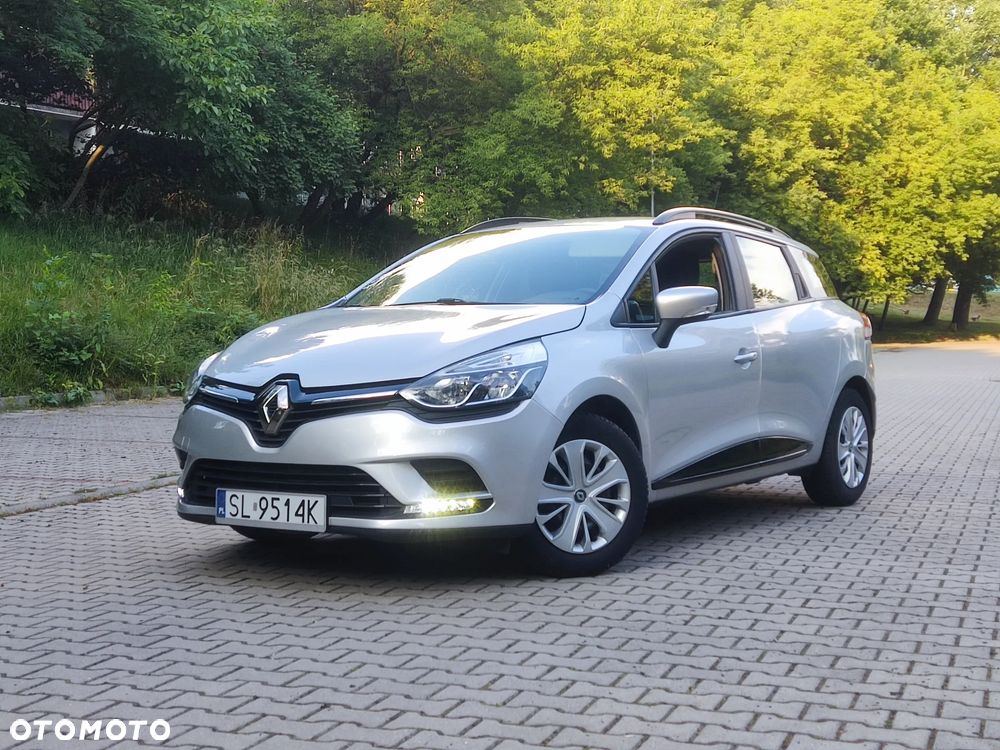 Renault Clio 1.2 16V Confort Privilege - 1