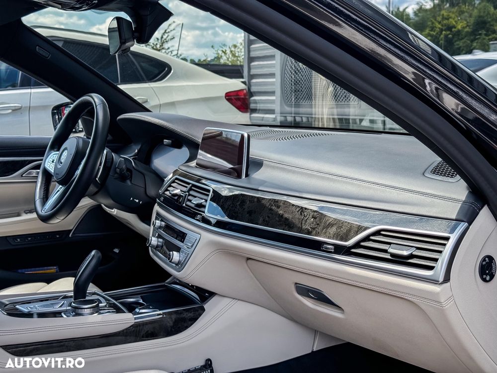 BMW Seria 7 745Le xDrive AT PHEV - 16