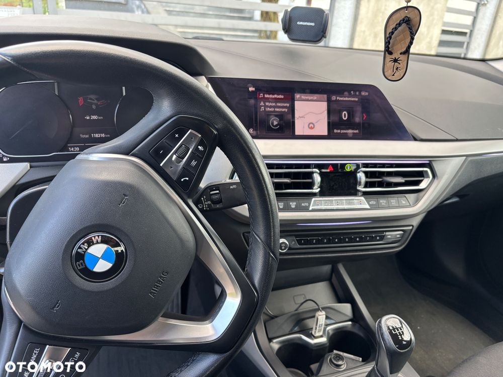 BMW Seria 2 218i - 6