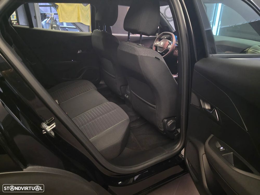 Peugeot e-2008 Active Pack - 16