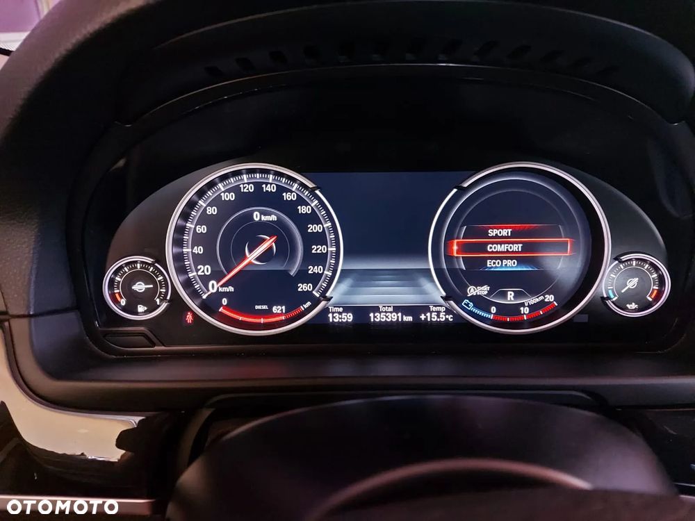 BMW Seria 5 520d xDrive - 11