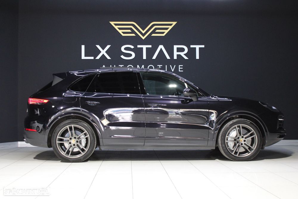 Porsche Cayenne E-Hybrid Tiptronic S Platinum Edition - 4