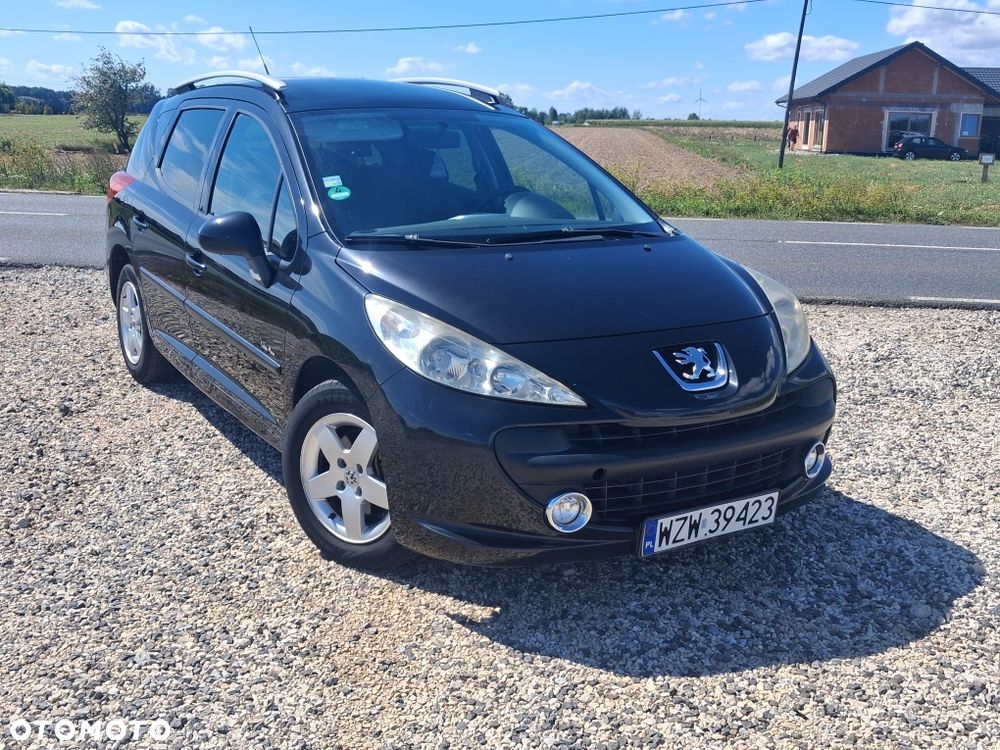 Peugeot 207 - 1