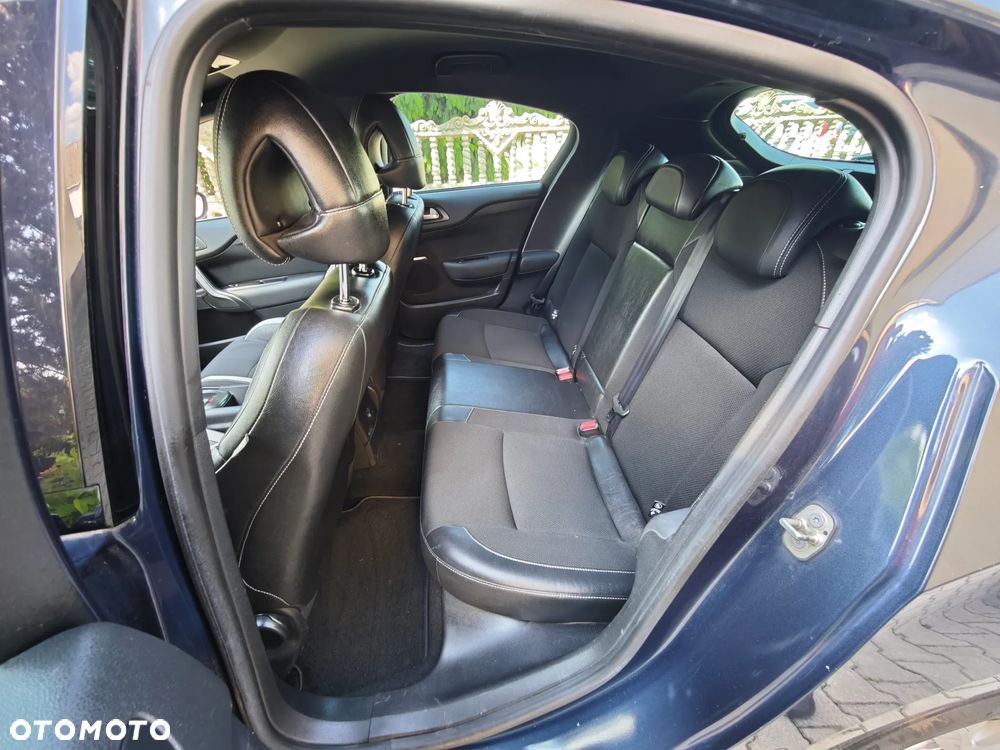 Citroën DS4 e-HDi 110 SoChic - 25