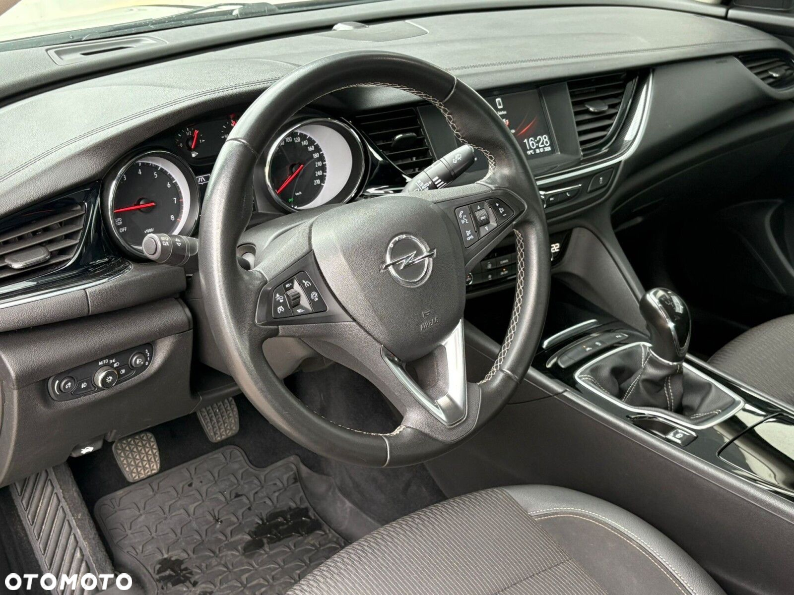 Opel Insignia - 8