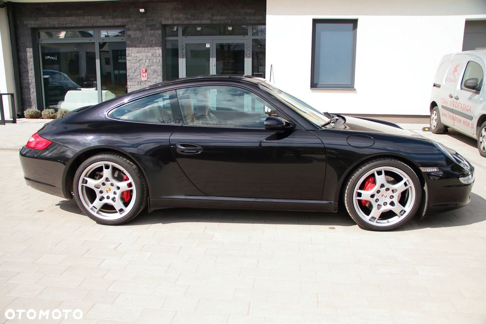 Porsche 911 Carrera S - 4
