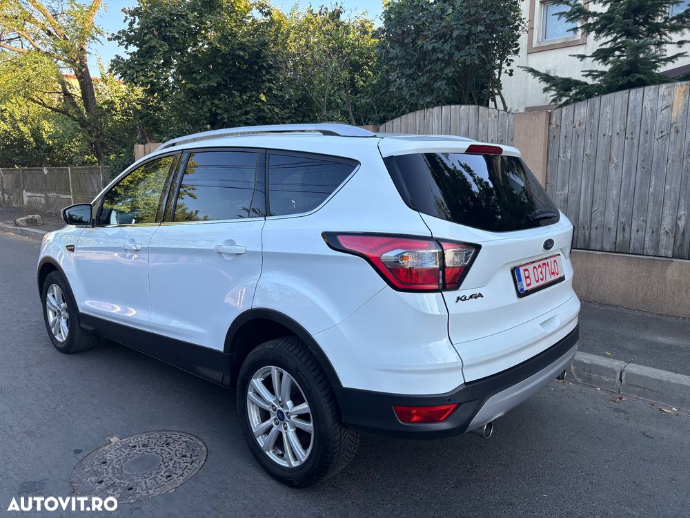 Ford Kuga 1.5 TDCi 2WD Powershift Titanium - 5