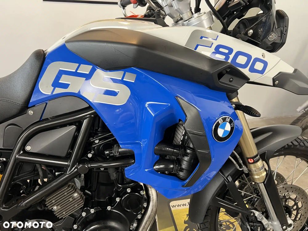 BMW F - 12