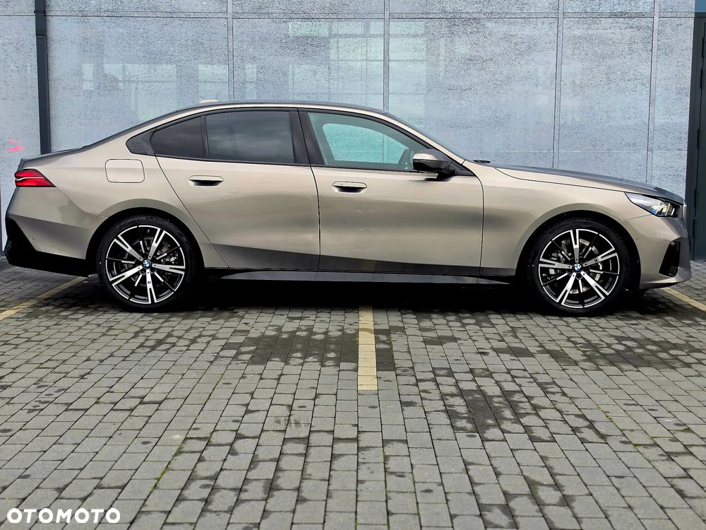 BMW Seria 5 520i mHEV M Sport - 9