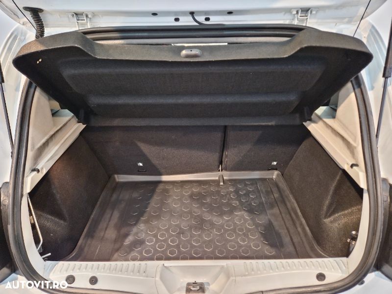 Dacia Sandero - 10