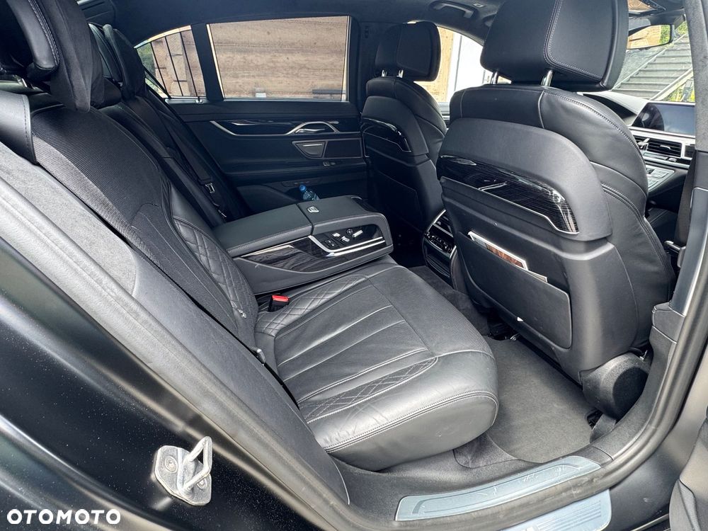 BMW Seria 7 740d xDrive - 9